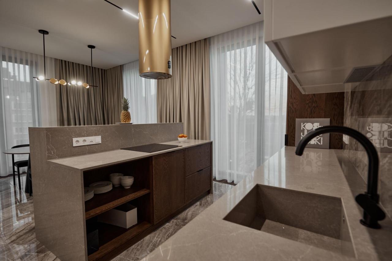 Kostjukowski Apartments Avalon 利沃夫 外观 照片